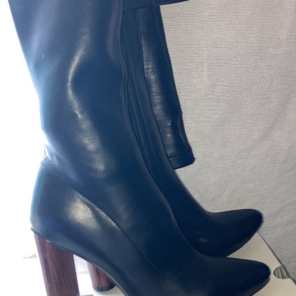 Love these boots they are so cute neat on me I never wore them but 3 times - Picture 2 of 4